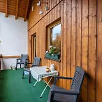 Haus Im Gruenen Apartment *