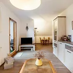 Haus Im Gruenen Apartment